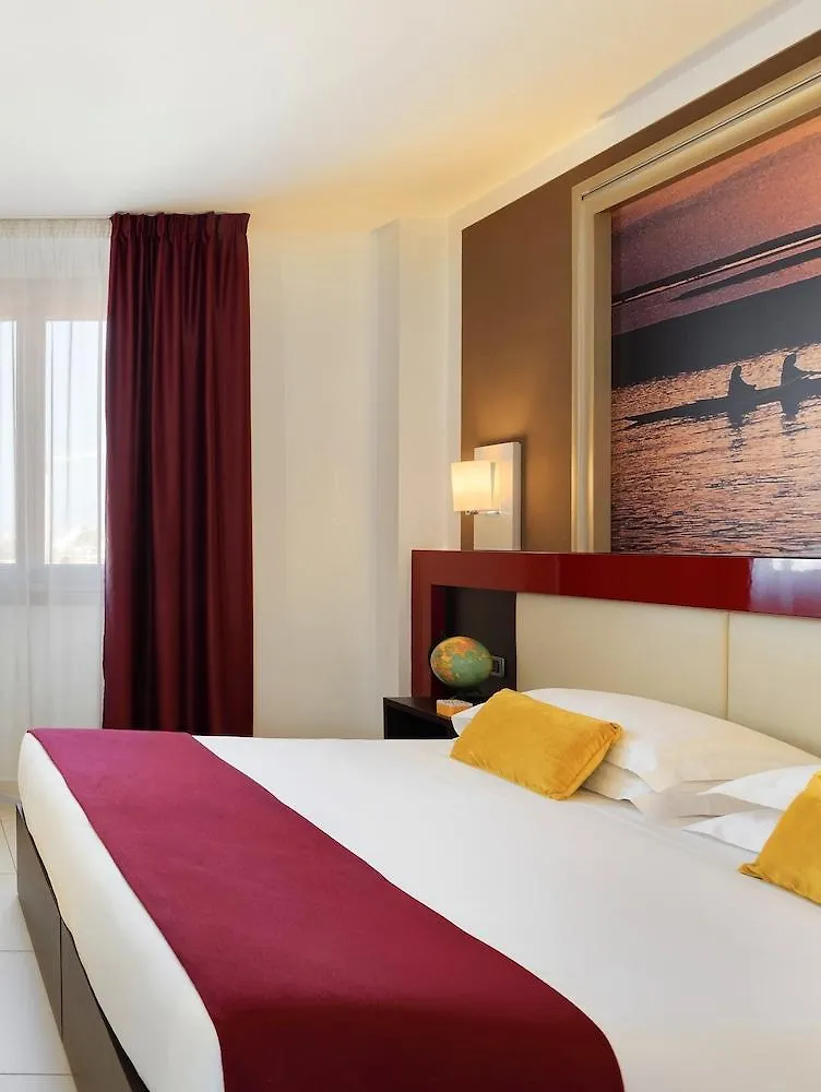 Kairos Garda Hotel Castelnuovo del Garda 3*,  Olaszország
