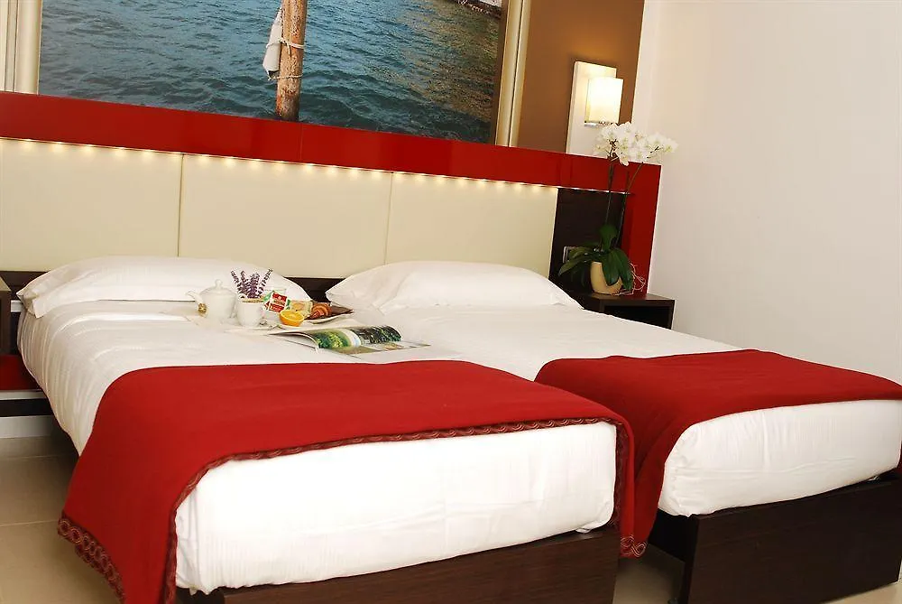 Kairos Garda Hotel Castelnuovo del Garda 3*,