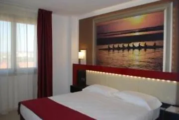 Kairos Garda Hotel Castelnuovo del Garda 3*,